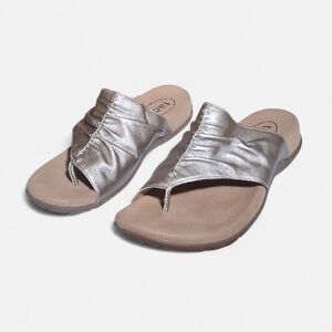 Taos Footwear GIFT 2 Leather Thong Sandals Metallic Champagne US Size 9